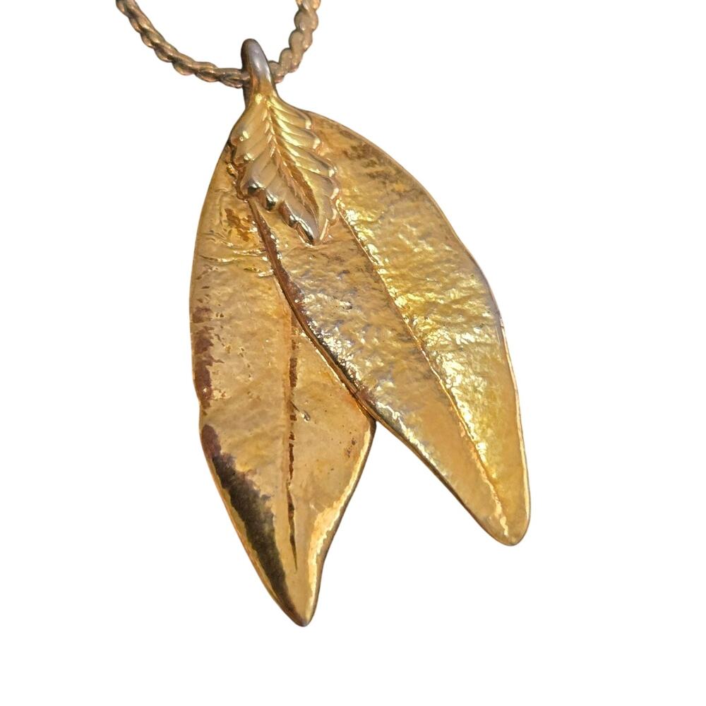 Vintage Sarah Coventry Gold-tone Leaves Pendant Necklace